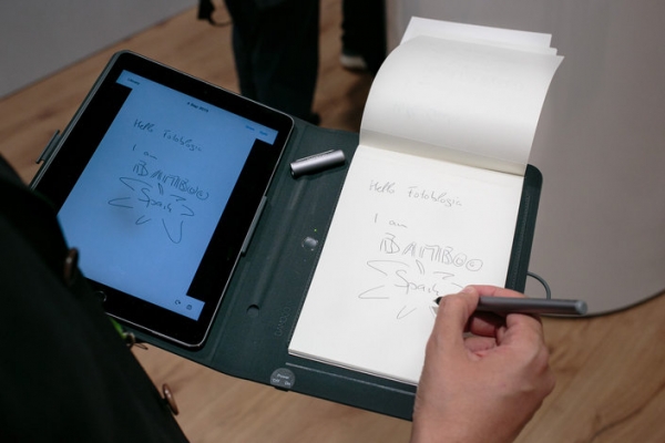 بامبو اسپارک وکام-Bamboo Spark with Tablet Sleeve